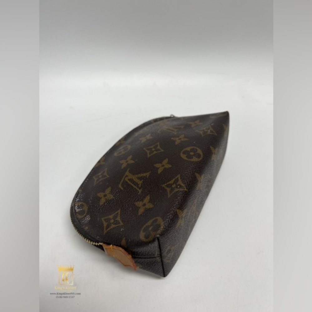 Louis Vuitton Cosmetics Pouch - Picture 5 of 13